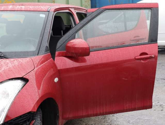 Dør venstre foran til Suzuki Swift, 2011-2017
