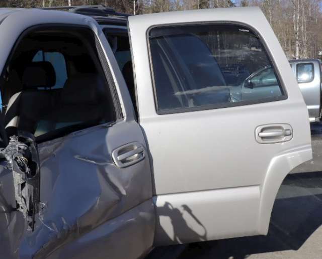 Dør venstre bak til Chevrolet Tahoe, 2001-2005 (Type II)  
