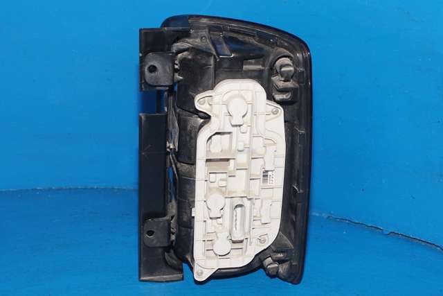 Baklykt venstre til VW Caddy 2015-2020 (Type III, Fase 3)  (VAG|2K1 945 095 R|)