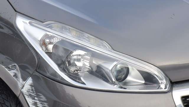 Frontlykt høyre halogen til Peugeot 208, 2012-2019 (Type I)  