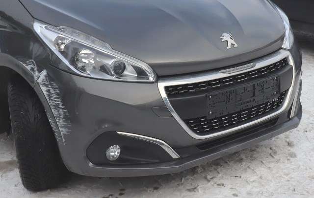 Støtfanger foran til Peugeot 208 2012-2019 (Type I)  