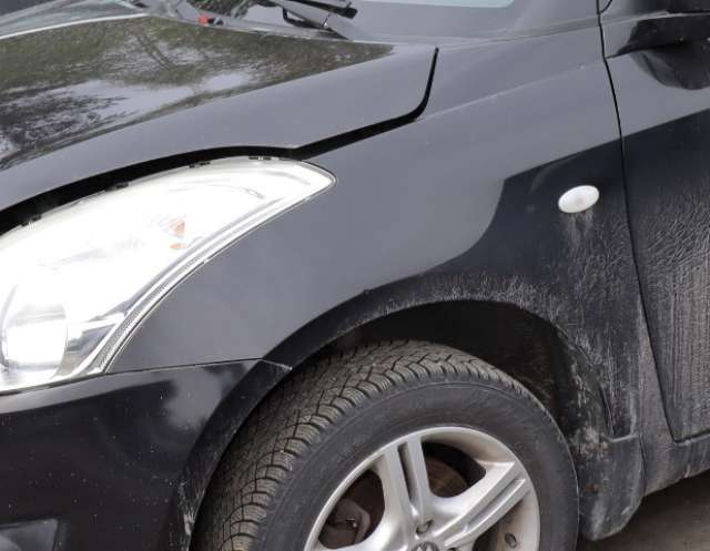 Skjerm venstre foran til Suzuki Swift, 2011-2017
