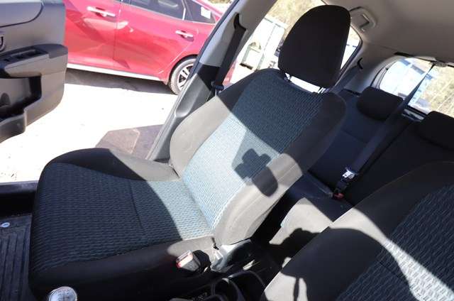 Sete foran høyre til Toyota Yaris, 2012-2014 (Type III, Fase 1)  