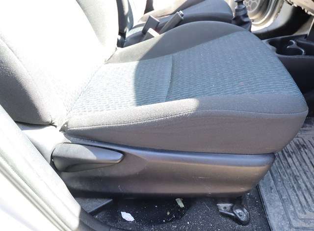 Sete foran høyre til Toyota Yaris 2012-2014 (Type III, Fase 1)