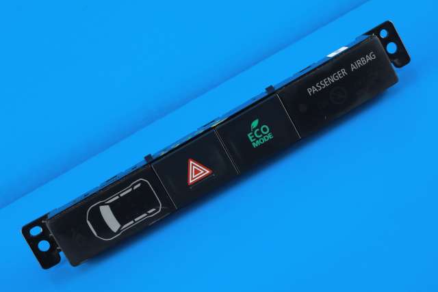 Bryter nødblink til Mitsubishi Outlander, 2012-2015 (Type III, Fase 1)  (MITSUBISHI|8002B409)