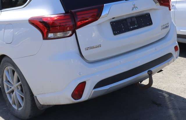 Støtfanger bak til Mitsubishi Outlander 2015-->> (Type III, Fase 2)  