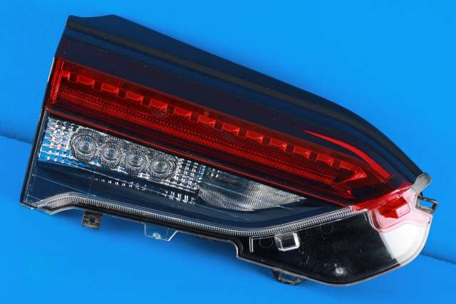 Baklykt venstre indre til Toyota RAV4, 2019-->> (Type V)  (TOYOTA|81590-42062)