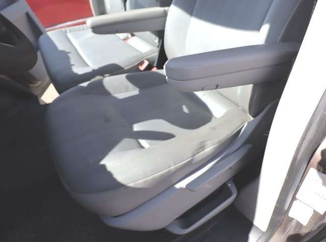 Sete foran venstre til VW Transporter / Caravelle 2009-2015 (Fase 2) (T5) (T5) 
