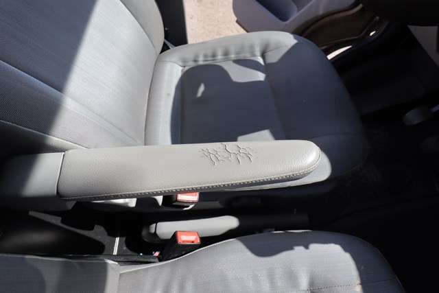 Sete foran venstre til VW Transporter / Caravelle 2009-2015 (Fase 2) (T5) (T5) 