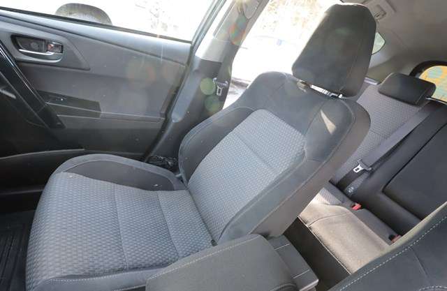 Sete foran høyre til Toyota Auris, 2015-2019 (Type II, Fase 2)