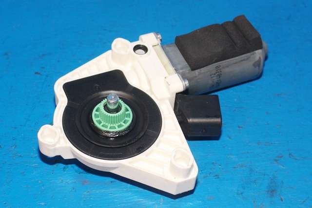 Ruteheis, kun motor, venstre foran til Mercedes CLA, 2013-2019 (C117) (C117) 