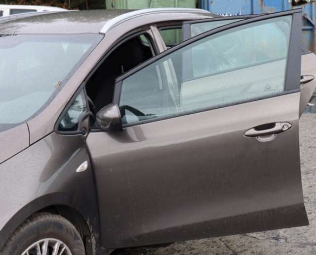 Dør venstre foran til Kia Cee