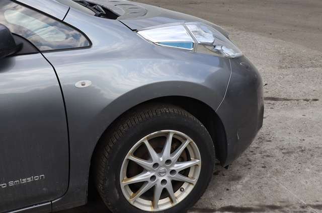 Skjerm høyre foran til Nissan Leaf, 2011-2017 (Type I)