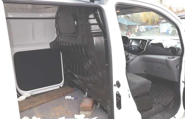Skillevegg varebil til Nissan E-NV200 2014-->>