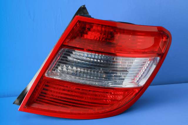 Baklykt høyre til Mercedes C-Klasse, 2007-2011 (Fase 1) (W204) (W204) (MERCEDES|A 204 820 04 64)
