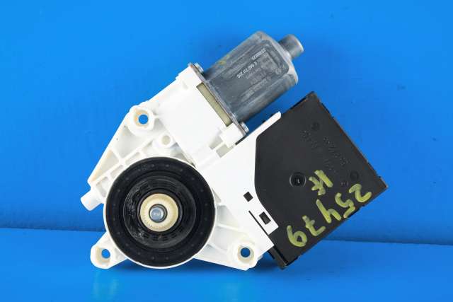 Ruteheis, kun motor, høyre foran til VW Caddy 2015-2020 (Type III, Fase 3)  (VAG|2K5 959 702|5K0 959 792|)