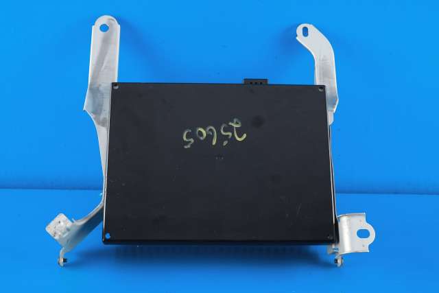 Bilstereo forsterker til Toyota Land Cruiser 120 2002-2009 (TOYOTA|86280-60291|)