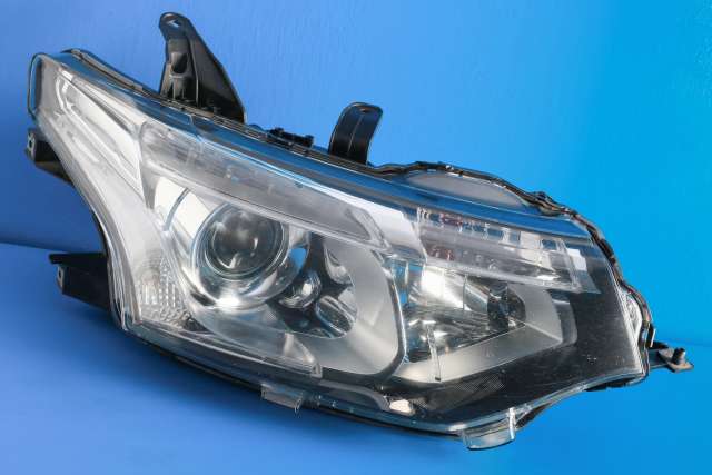 Frontlykt høyre xenon til Mitsubishi Outlander, 2012-2015 (Type III, Fase 1)  (MITSUBISHI|8301C204)