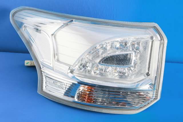 Baklykt venstre ytre til Mitsubishi Outlander 2012-2015 (Type III, Fase 1) (MITSUBISHI|8330A789|)