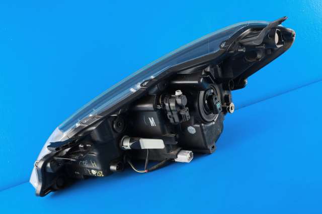 Frontlykt høyre halogen til Toyota Yaris 2014-2020 (Type III, Fase 2)