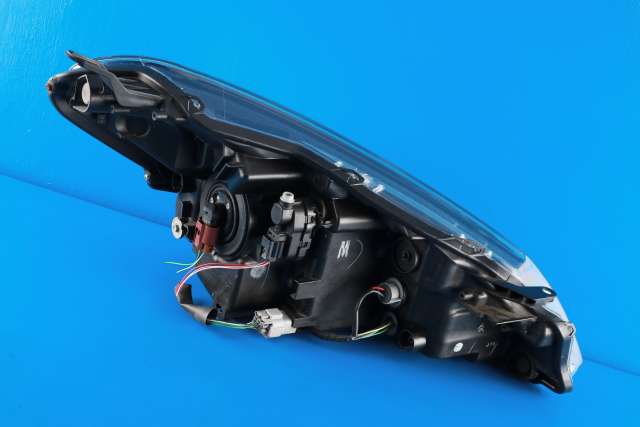 Frontlykt venstre halogen til Toyota Yaris 2014-2020 (Type III, Fase 2)  