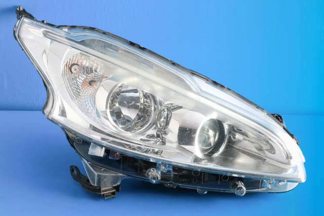 Frontlykt høyre halogen til Peugeot 208 2012-2019 (Type I) (PEUGEOT|98 022216 80|)