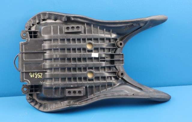 MC, Sal/sete, fremre til MC Honda CB125R 2018-->>  (HONDA|77100-K98-E000|)