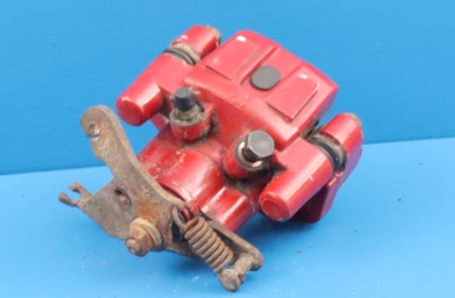 Bremsecaliper venstre bak til Mopedbil Ligier JS50 2015-2024 (Type I)  