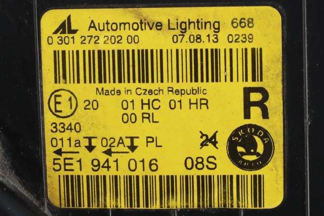 Frontlykt høyre halogen til Škoda Octavia 2013-2016 (Type III, Fase 1)  (VAG|5E1 941 016|)