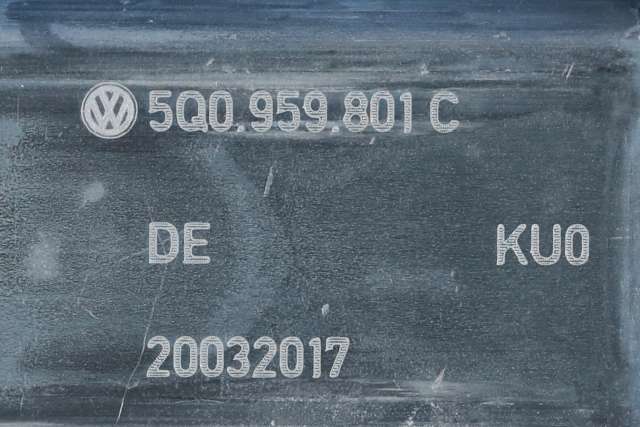 Ruteheis, kun motor, venstre foran til VW e-Golf 2017-2020 (Fase 2) (BOSCH|0 130 822 077|5Q0 959 801 C|)