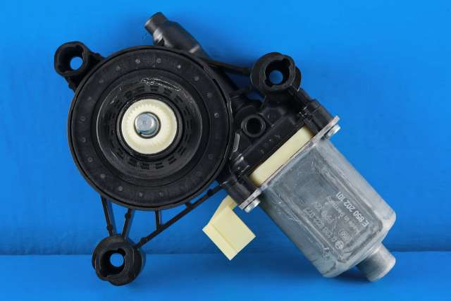 Ruteheis, kun motor, venstre foran til VW e-Golf 2017-2020 (Fase 2) (BOSCH|0 130 822 077|5Q0 959 801 C|)