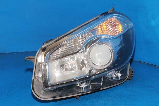 Frontlykt venstre halogen til Nissan Qashqai 2010-2014 (Type I, Fase 2) (HELLA|1EL 010 335-05|26060-BR02A|)
