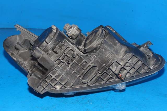 Frontlykt venstre halogen til Nissan Qashqai 2010-2014 (Type I, Fase 2) (HELLA|1EL 010 335-05|26060-BR02A|)