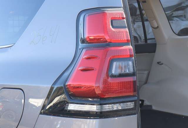 Baklykt venstre til Toyota Land Cruiser 150, 2014-->> (Fase 2)