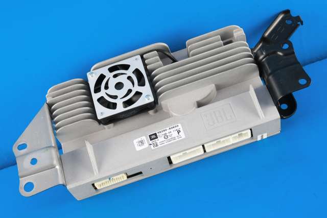 Bilstereo forsterker til Toyota Land Cruiser 150 2014-->> (Fase 2) (TOYOTA|86280-60650|)