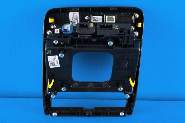 Dashbord diverse til Hyundai Kona 2024-->> (Type II)  (HYUNDAI|84684-HF000|)