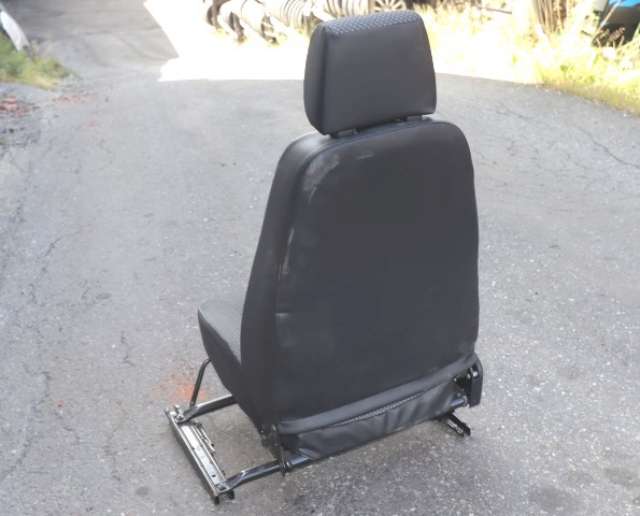 Sete foran venstre til Mopedbil Aixam 0-->>