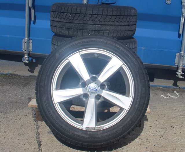 Hjulsett aluminium vinter til Volvo V40, 2012-2019  (PIGGFRI|205 X 55 R 16")