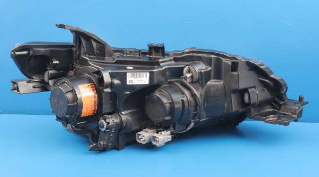 Frontlykt venstre xenon til Mitsubishi Outlander 2012-2015 (Type III, Fase 1)  (MITSUBISHI|8301C203|)