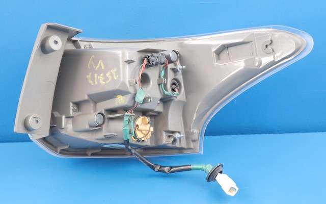 Baklykt venstre ytre til Mitsubishi Outlander 2012-2015 (Type III, Fase 1) (8330A789|)
