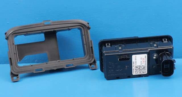 Dashbord diverse til Hyundai Kona 2024-->> (Type II)  (HYUNDAI|916B2-BF010|)