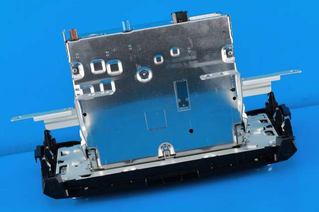 Bilstereo navigasjon til Nissan X-Trail 2014-2022 (T32) (T32) (BOSCH|7 513 750 235|25915-4ET0A|)