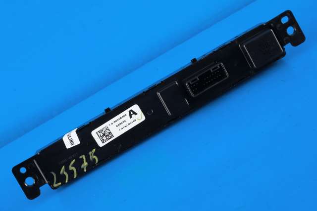 Bryter nødblink til Mitsubishi Outlander 2012-2015 (Type III, Fase 1)  (MITSUBISHI|8002B409|)