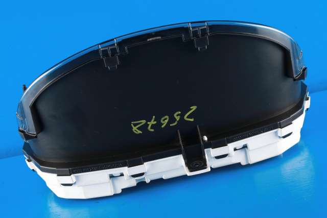 Instrumentpanel til Mitsubishi Outlander 2015-->> (Type III, Fase 2) (MITSUBISHI|8100C658|)