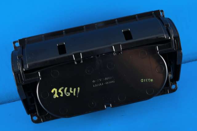 Dashbord koppholder til Toyota Land Cruiser 150 2014-->> (Fase 2)