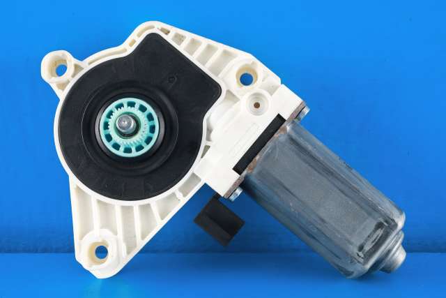 Ruteheis, kun motor, venstre foran til VW Passat 2015-2019 (Fase 1) (B8) (B8) (VAG|5Q4 959 801 B|)