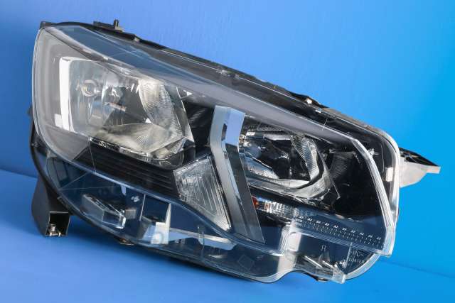 Frontlykt høyre halogen til Peugeot Partner, 2019-->> (Type III) (PEUGEOT|98 168268 80)
