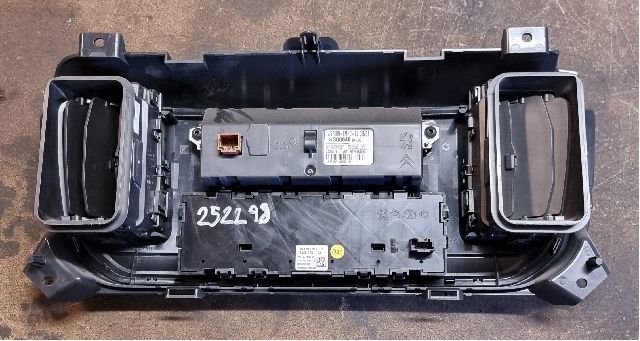 Bilstereo til Toyota Proace 2016-->> (Type II) (TOYOTA|9830084880-00|98.120.819 ZD 00|)
