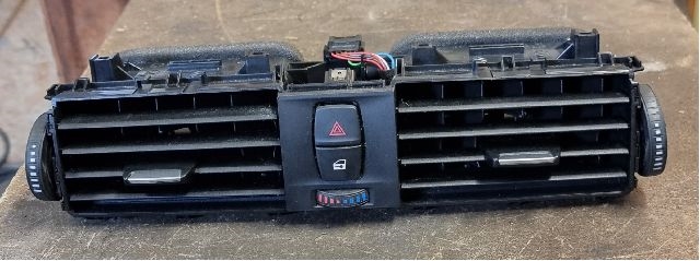 Dashbord friskluftdyse til BMW 3-Serie 2012-2018 (F30/F31/F34) (F30/F31/F34) (BMW|9347436-01|531123 DE|)