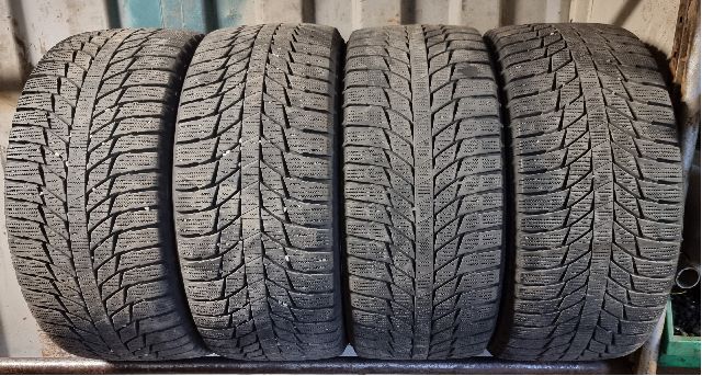 Dekk til Annet Dekk vinter piggfri 0-->> (|TRIANGLE)
